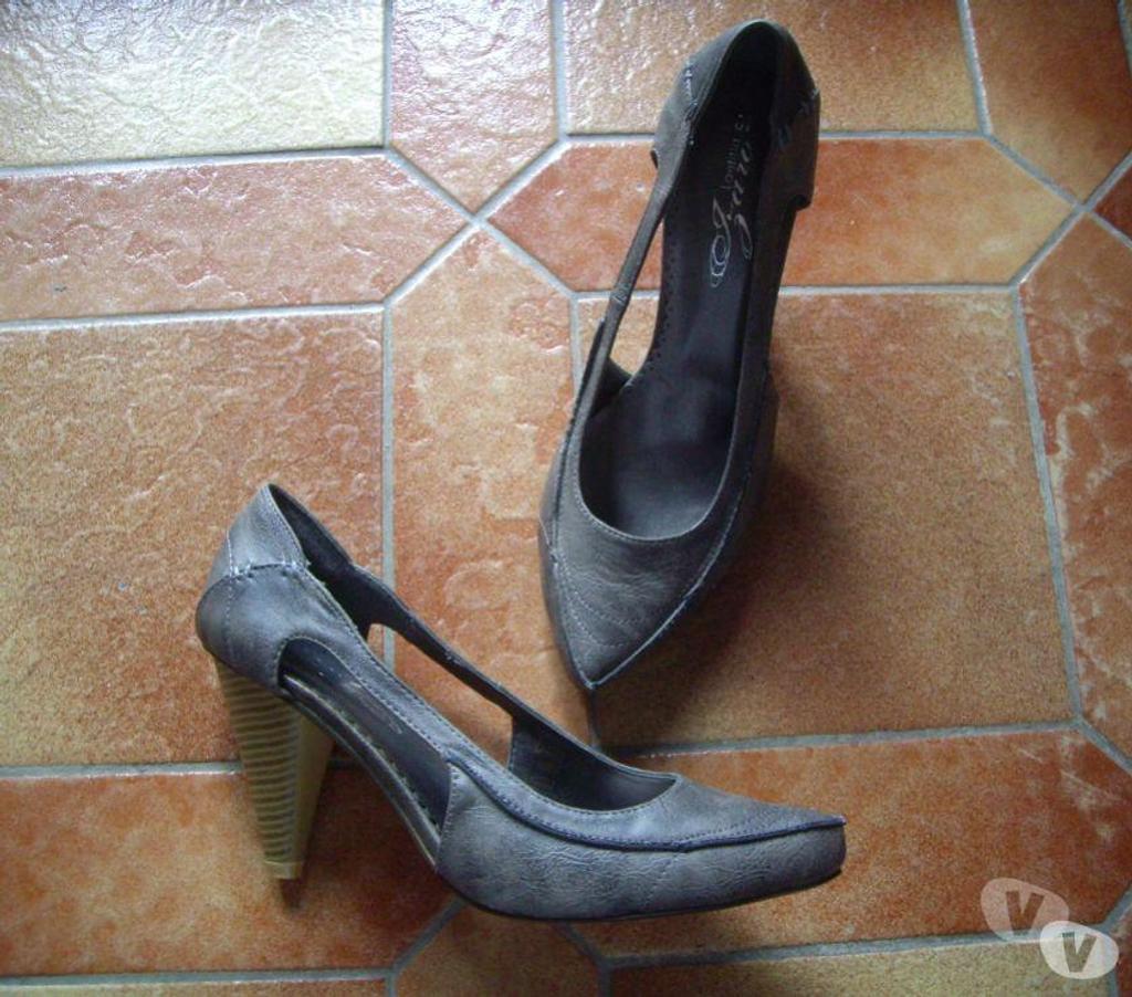 Chaussures Bas-Rhin Bouxwiller - 67330 - Photos Vivastreet Escarpins Gris talons 9 cm pt 40-neufs