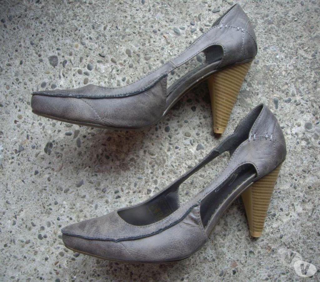 Chaussures Bas-Rhin Bouxwiller - 67330 - Photos Vivastreet Escarpins Gris talons 9 cm pt 40-neufs