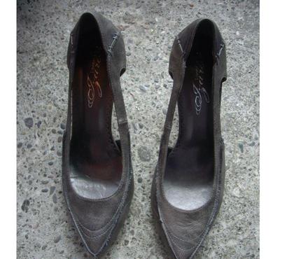 Chaussures Bouxwiller Bas-Rhin - Photos Vivastreet Escarpins Gris talons 9 cm pt 40-neufs