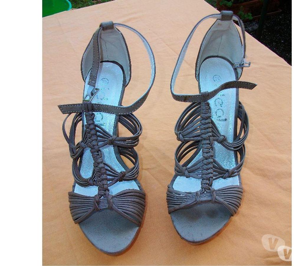 Chaussures Bas-Rhin Bouxwiller - 67330 - Photos Vivastreet Escarpins Kaki à talons de 11 cm pt 38-neuf