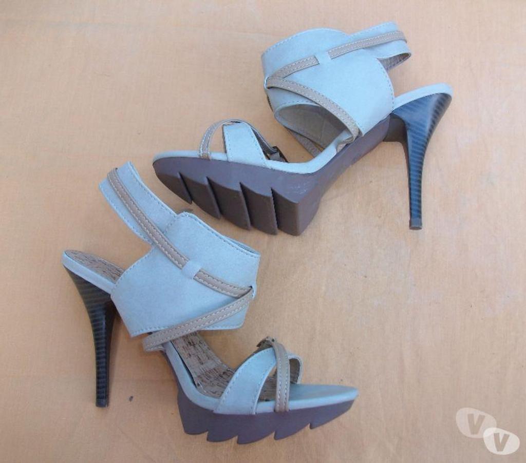 Chaussures Bas-Rhin Bouxwiller - 67330 - Photos Vivastreet Escarpins Beige laçage camel pt 38-neufs