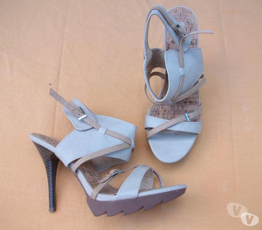 Chaussures Bas-Rhin Bouxwiller - 67330 - Photos Vivastreet Escarpins Beige laçage camel pt 38-neufs