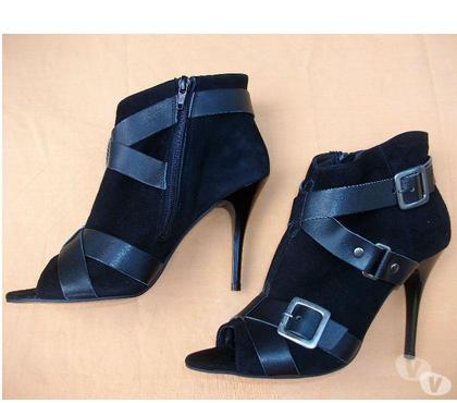 Chaussures et bottes occasion Bouxwiller Bas-Rhin - Photos Vivastreet Escarpins-Botillons à bout ouvert Noir pt39 -neufs