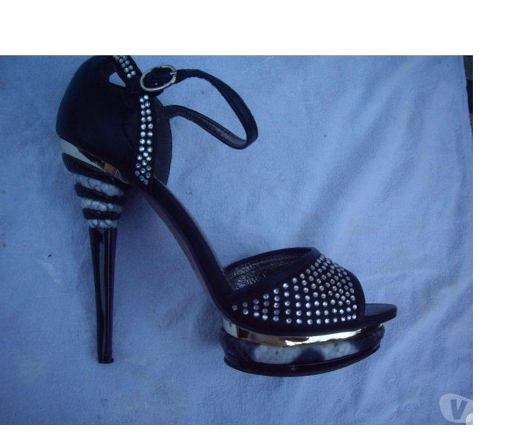 Chaussures Bas-Rhin Bouxwiller - 67330 - Photos Vivastreet Escarpins Noir à brillants pt38 talons 12cm-neuf
