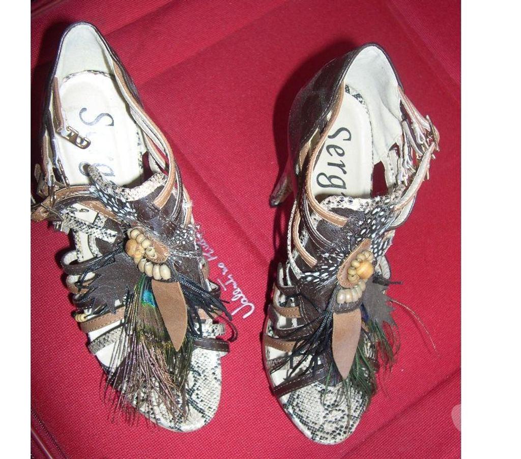 Chaussures Bouches-du-Rhône Aix en Provence - Photos Vivastreet CHAUSSURES SCARPIN DAME SERGIO TODZI NEUF P 39 