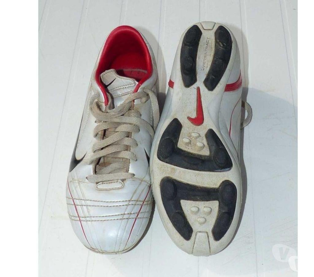 Chaussures Pas-de-Calais St Leonard - 62360 - Photos Vivastreet Chaussures de Foot (35)