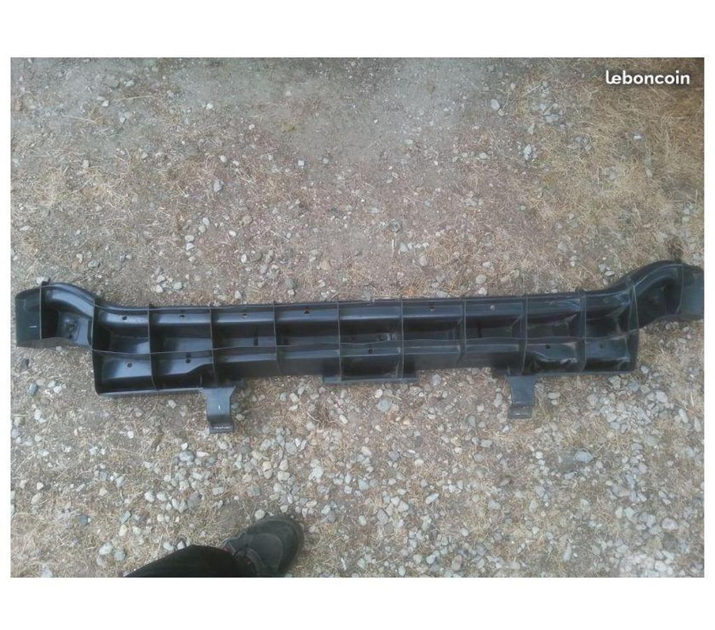 Pièces et services auto Seine-et-Marne Montceaux les Provins - 77151 - Photos Vivastreet xsara picasso renfort pare choc arrière 