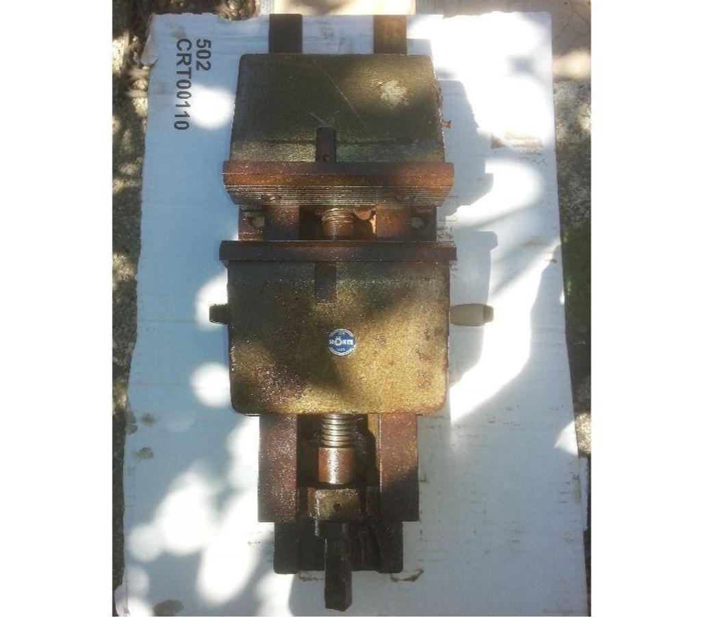 Matériel Seine-et-Marne Montceaux les Provins - 77151 - Photos Vivastreet Etau Rohm 