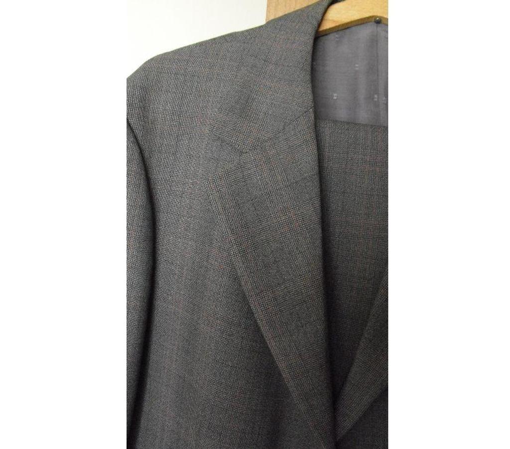 Vêtements occasion Pas-de-Calais Noyelles Godault - 62950 - Photos Vivastreet costume homme 