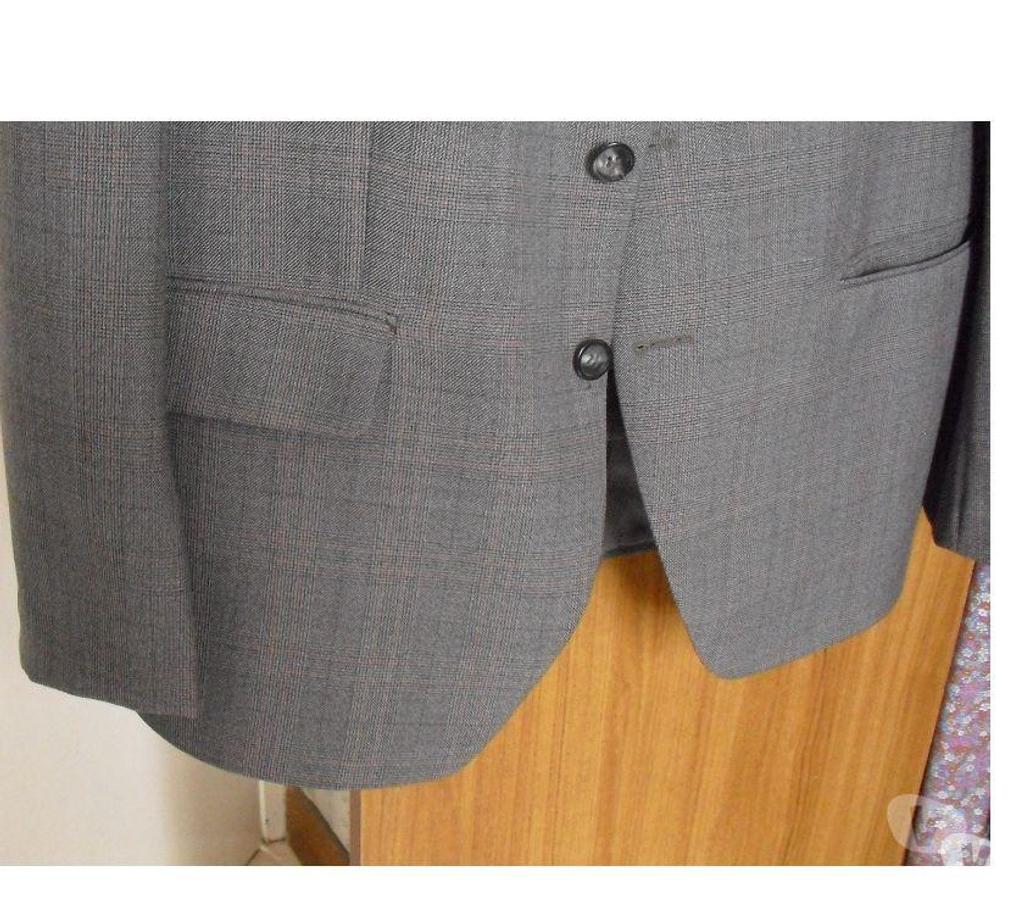 Vêtements occasion Pas-de-Calais Noyelles Godault - 62950 - Photos Vivastreet costume homme 