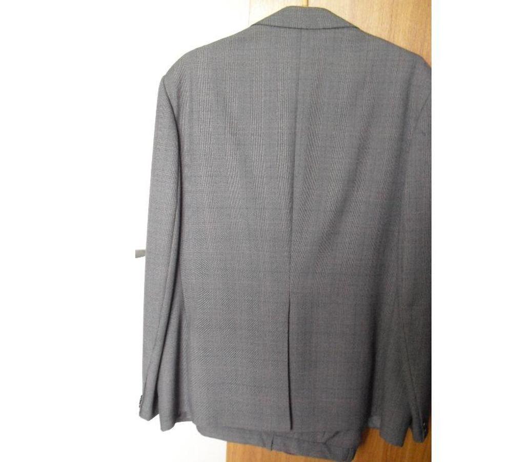 Vêtements occasion Pas-de-Calais Noyelles Godault - 62950 - Photos Vivastreet costume homme 