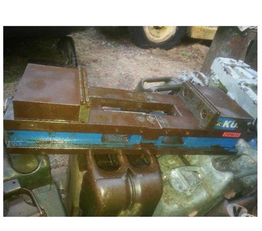 Matériel Seine-et-Marne Montceaux les Provins - 77151 - Photos Vivastreet KURT étau