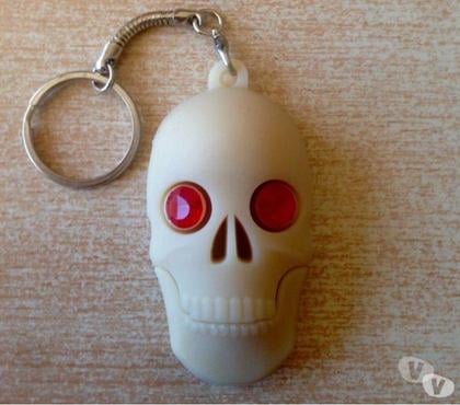 Ordinateurs occasion Carnon Hérault - Photos Vivastreet clé usb tête de mort blanche 8 gb