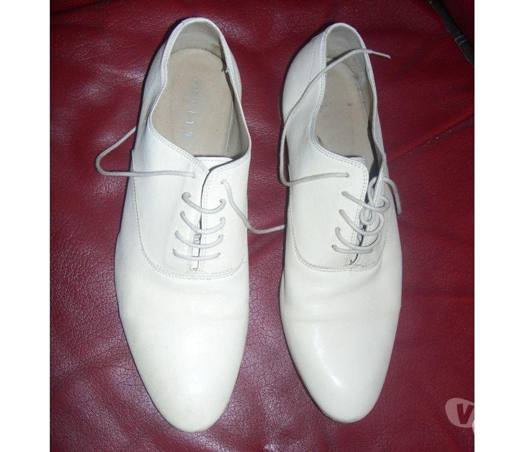 Chaussures Bouches-du-Rhône Aix en Provence - Photos Vivastreet CHAUSSURES HOMME PELLET CUIRE 100 % BLANCCASSE P44