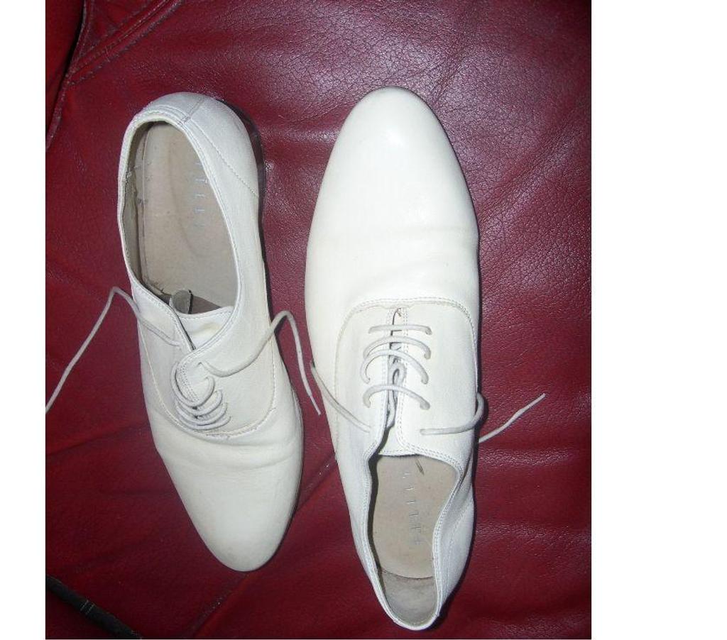 Chaussures Bouches-du-Rhône Aix en Provence - Photos Vivastreet CHAUSSURES HOMME PELLET CUIRE 100 % BLANCCASSE P44
