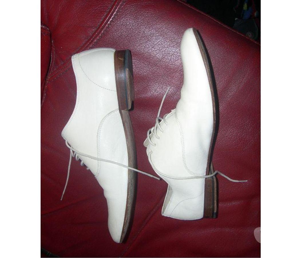 Chaussures Bouches-du-Rhône Aix en Provence - Photos Vivastreet CHAUSSURES HOMME PELLET CUIRE 100 % BLANCCASSE P44