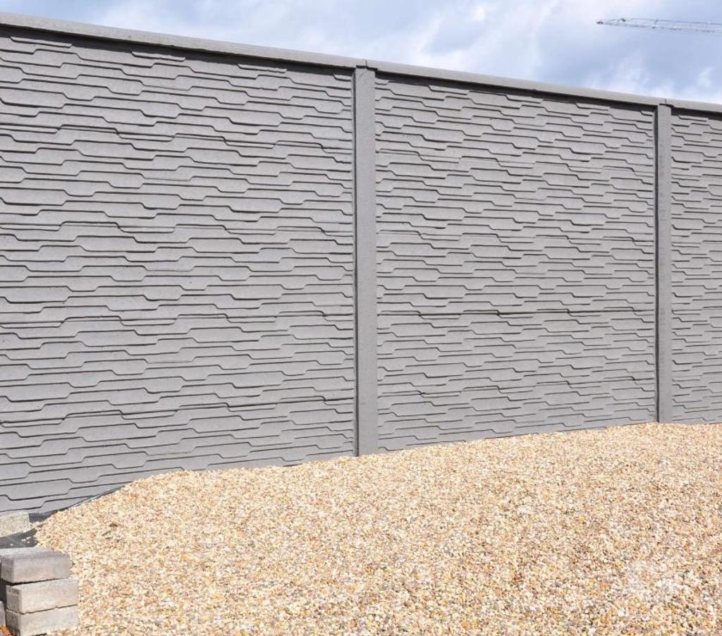  Vienne Poitiers - 86000 - Photos Vivastreet Clôture en béton déco pour le parc et jardin. Car port.