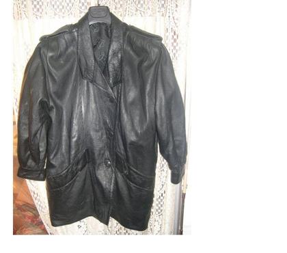 Vêtements Aix en Provence Aix en Provence - Photos Vivastreet VESTE DAME CUIR VERITABLE VEAU NOIR TAILLE 4
