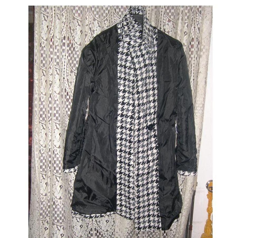 Vêtements occasion Bouches-du-Rhône Aix en Provence - Photos Vivastreet VESTE 34 FEMME PIED DE POULE NOIRBLANC 80 % LAINE