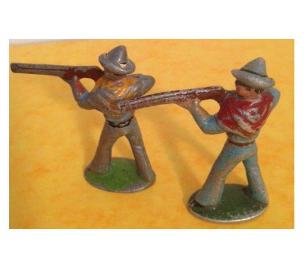 Collection Seine-et-Marne Meaux - 77100 - Photos Vivastreet Figurines QUIRALU 2 COW BOYS