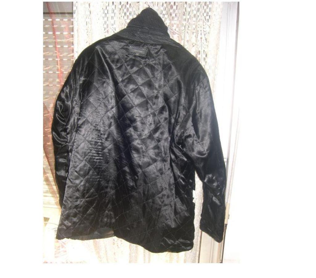 Vêtements occasion Bouches-du-Rhône Aix en Provence - Photos Vivastreet VESTE 100 % CUIRE NOIR TAILLE XL LARGE