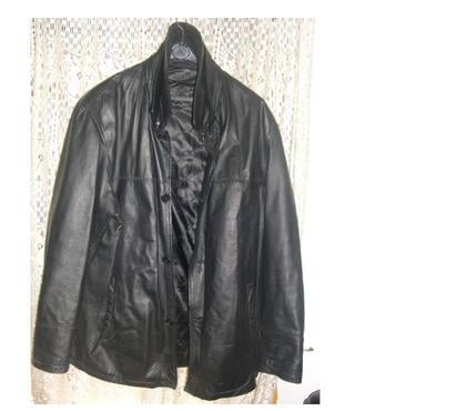 Vêtements occasion Aix en Provence Aix en Provence - Photos Vivastreet VESTE 100 % CUIRE NOIR TAILLE XL LARGE