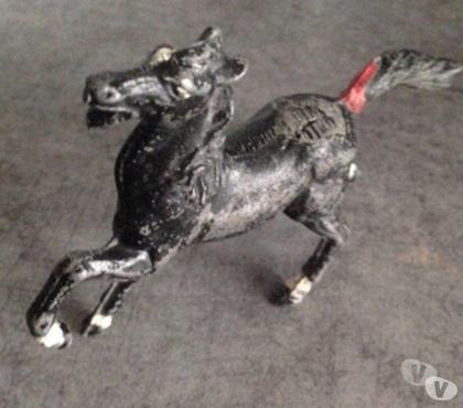 Collections Meaux Seine-et-Marne - Photos Vivastreet Figurine CHEVAL en métal peint