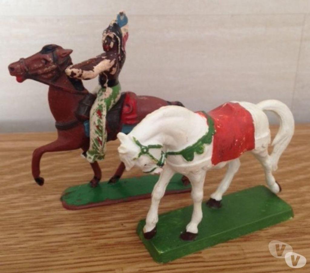 Collection Seine-et-Marne Meaux - 77100 - Photos Vivastreet Figurines CHEVAUX (séries Moyen âge, et indien)