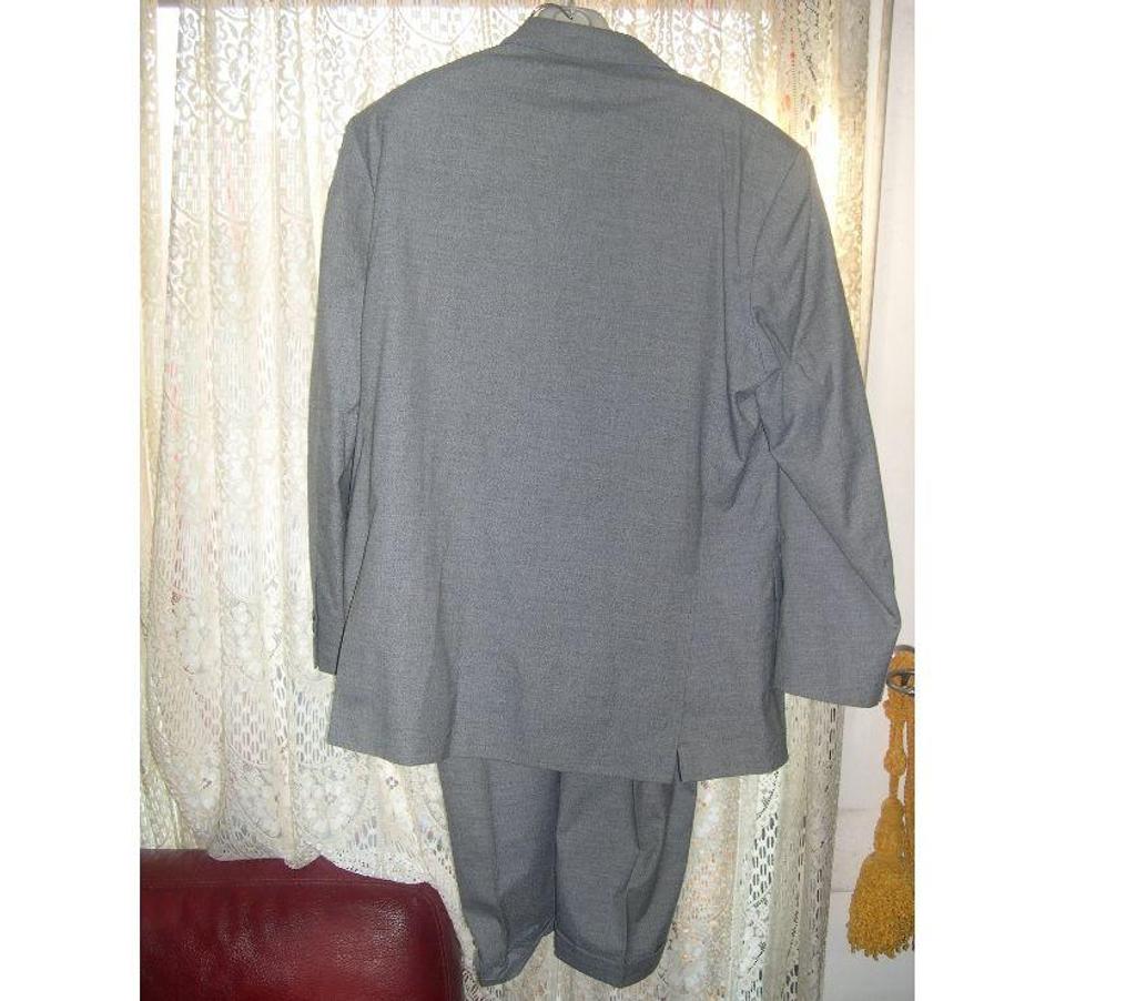 Vêtements occasion Bouches-du-Rhône Aix en Provence - Photos Vivastreet COSTUME MARQUE LAURENT CERRER GRIS T54 NEUF