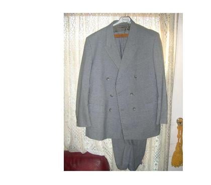 Vêtements occasion Aix en Provence Aix en Provence - Photos Vivastreet COSTUME MARQUE LAURENT CERRER GRIS T54 NEUF