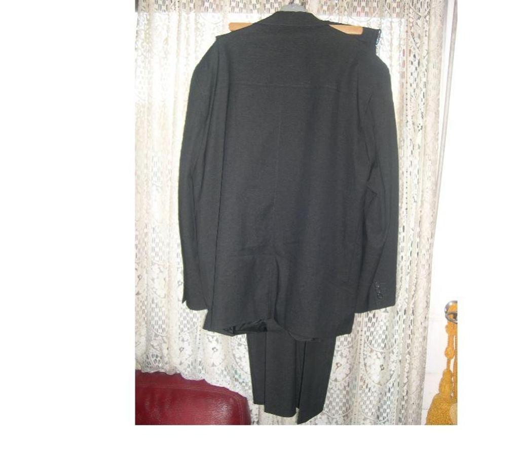 Vêtements occasion Bouches-du-Rhône Aix en Provence - Photos Vivastreet COSTUME MARQUE BRICE 36 % LAINE NOIR TAILLE 54 