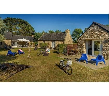 Locations vacances Plouguin Finistère - Photos Vivastreet Gîtes 3* Piscine Couverte Chauffé proche Mer.