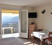 Studio à Gréoux rénové spacieux lumineux avec balcon