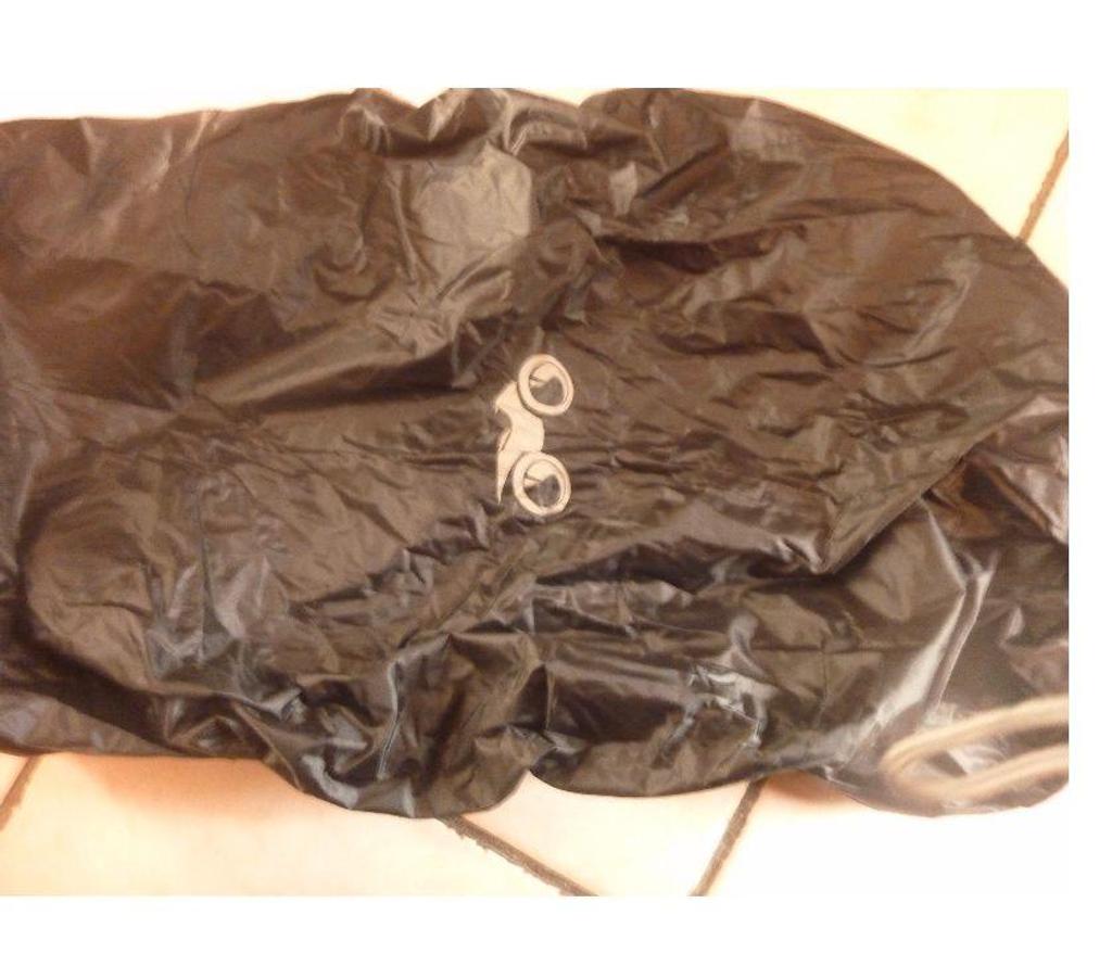 Pièces et services moto Rhône La Mulatiere - 69350 - Photos Vivastreet Couvre selle scooter imperméable NEUF