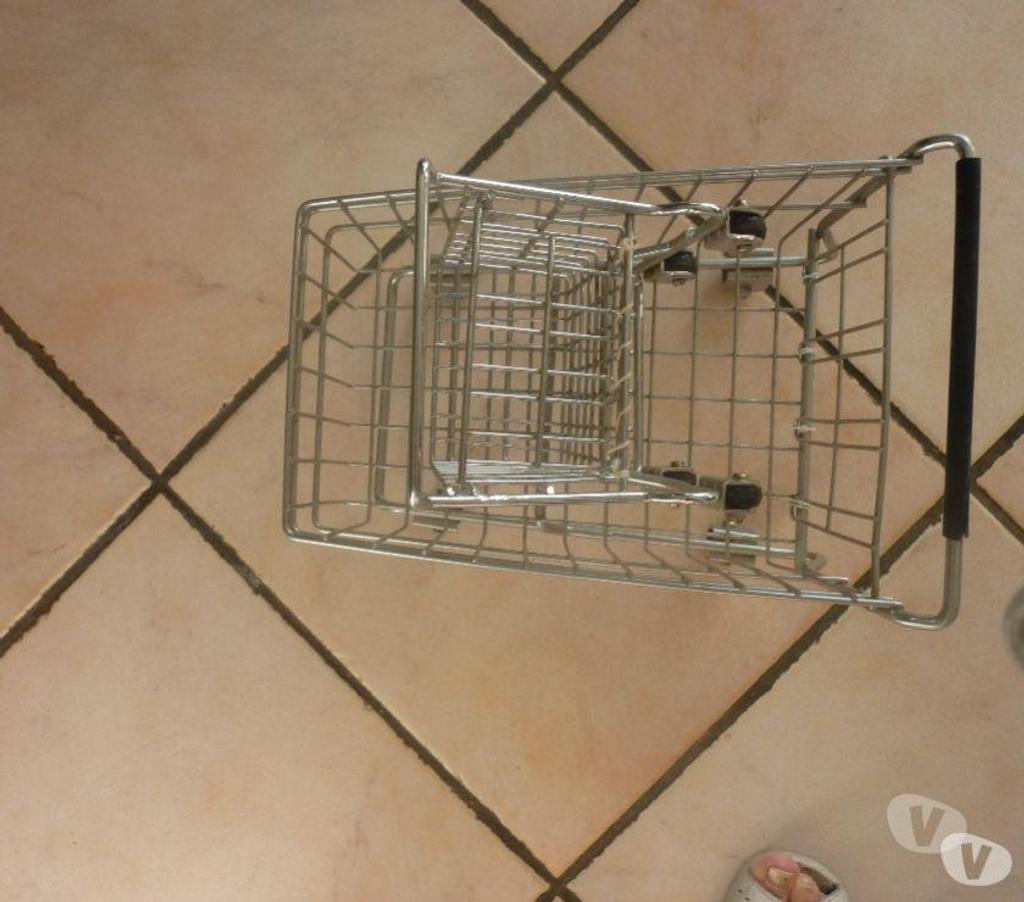 Ameublement & art de la table Rhône La Mulatiere - 69350 - Photos Vivastreet Lot de 2 chariots métalliques porte condiments ou autre ...