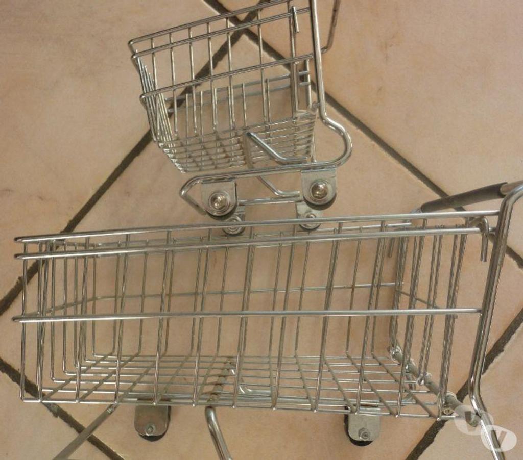 Ameublement & art de la table Rhône La Mulatiere - 69350 - Photos Vivastreet Lot de 2 chariots métalliques porte condiments ou autre ...