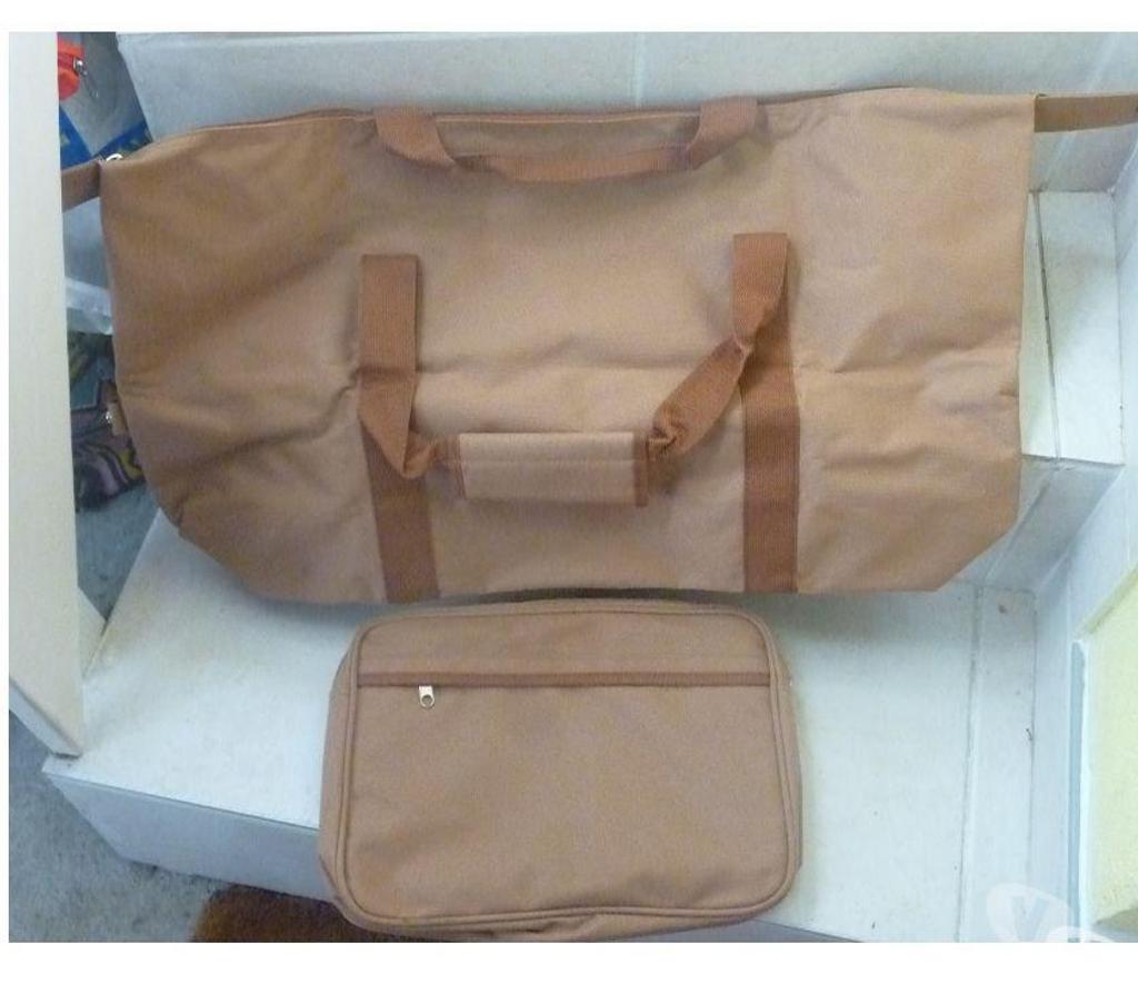 Accessoires - Bagagerie Rhône La Mulatiere - 69350 - Photos Vivastreet Sacoche contenant un grand sac besace marron 