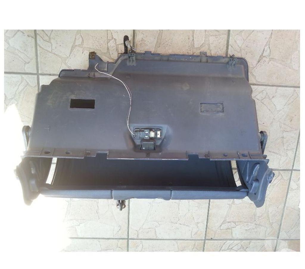 Pièces et services auto Seine-et-Marne Montceaux les Provins - 77151 - Photos Vivastreet boite a gant renault espace 3