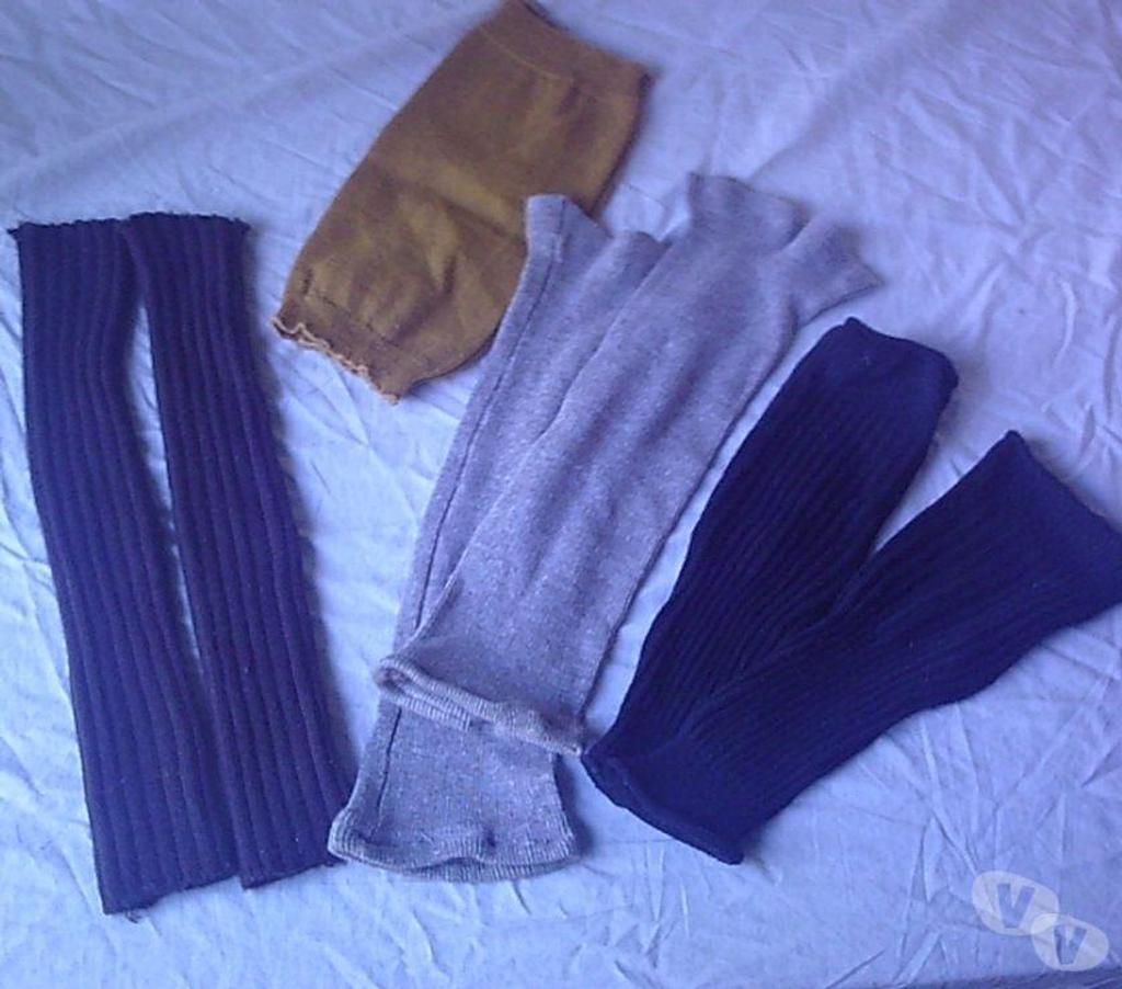 Vêtements occasion Bas-Rhin Bouxwiller - 67330 - Photos Vivastreet Paires de JambièresGuêtres + à pieds ouverts