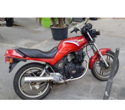 Moto occasion Touquin Seine-et-Marne - Photos Vivastreet XS400 YAMAHA 1982 COLLECTION REMI A NEUF PNEUS PEINTURE NOI