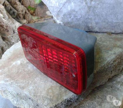 Pièces détachées automobile Cuers Var - Photos Vivastreet ancien feu recul marchal 260 youngtimer car