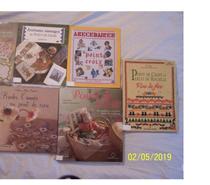 LIVRES DIVERS DE BRODERIE