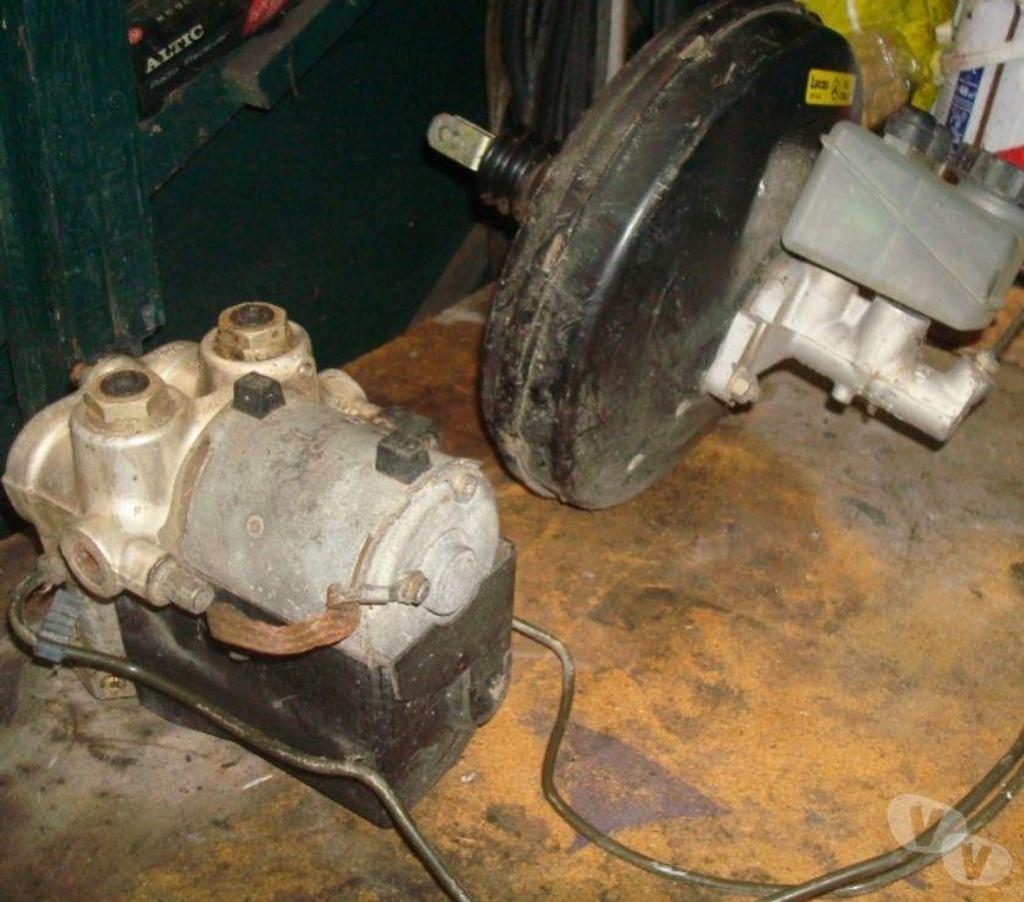 Pièces et services auto Seine-et-Marne Touquin - 77131 - Photos Vivastreet ABS mercedes w124 ou cerveau frein et reservoir lukid