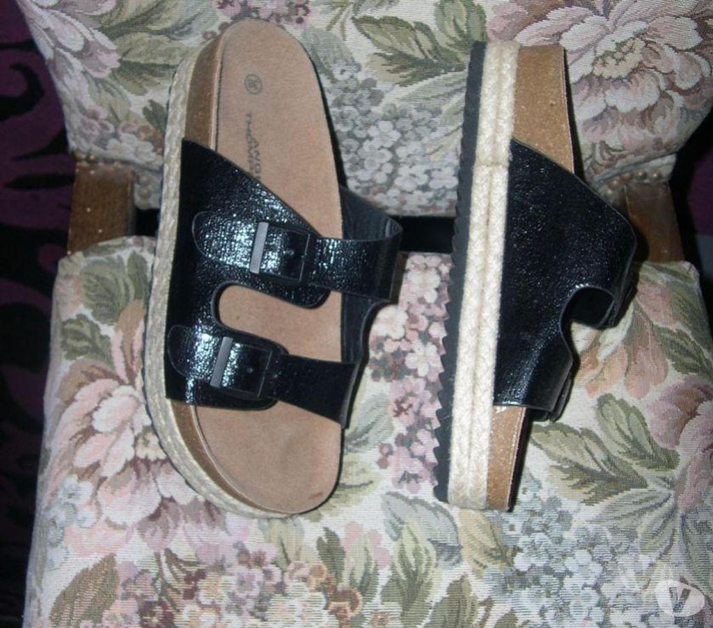 Chaussures Bouches-du-Rhône Aix en Provence - Photos Vivastreet MULES NOIR MARQUE ANGELA THOMPSON FEMME P38 