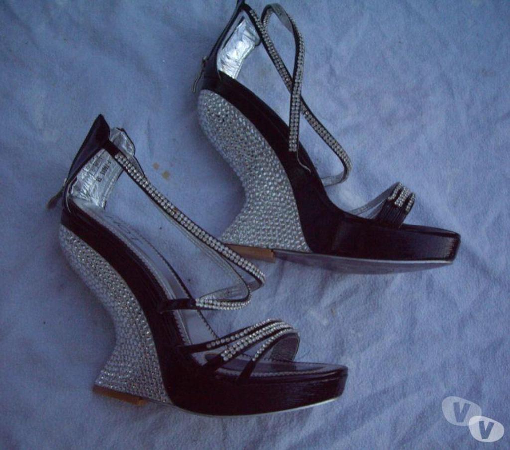 Chaussures Bas-Rhin Bouxwiller - 67330 - Photos Vivastreet Sandales Noir Argenté pt 38 hauts talons-neufs