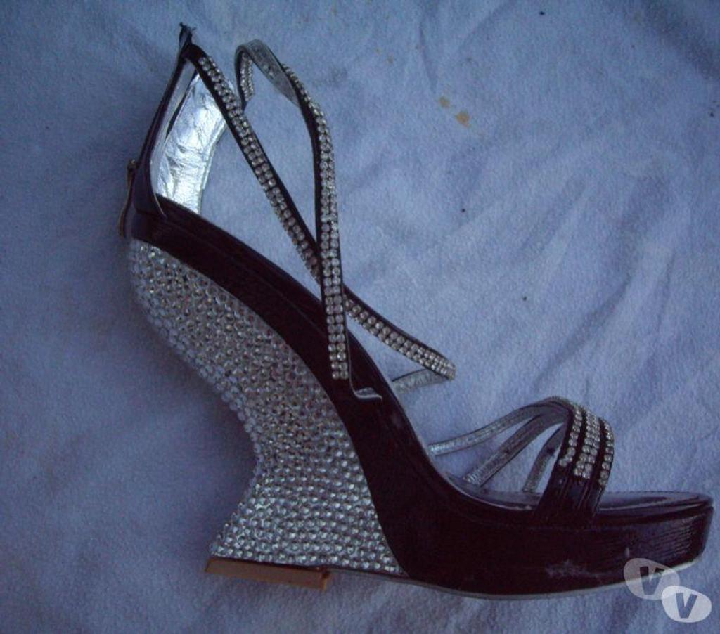 Chaussures Bas-Rhin Bouxwiller - 67330 - Photos Vivastreet Sandales Noir Argenté pt 38 hauts talons-neufs