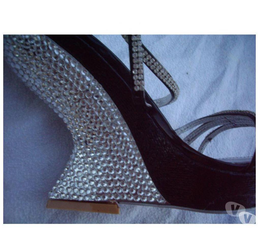 Chaussures Bas-Rhin Bouxwiller - 67330 - Photos Vivastreet Sandales Noir Argenté pt 38 hauts talons-neufs