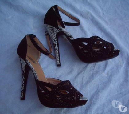 Chaussures et bottes occasion Bouxwiller Bas-Rhin - Photos Vivastreet Sandales Noir Python talons 13 cm pt 38-neuves