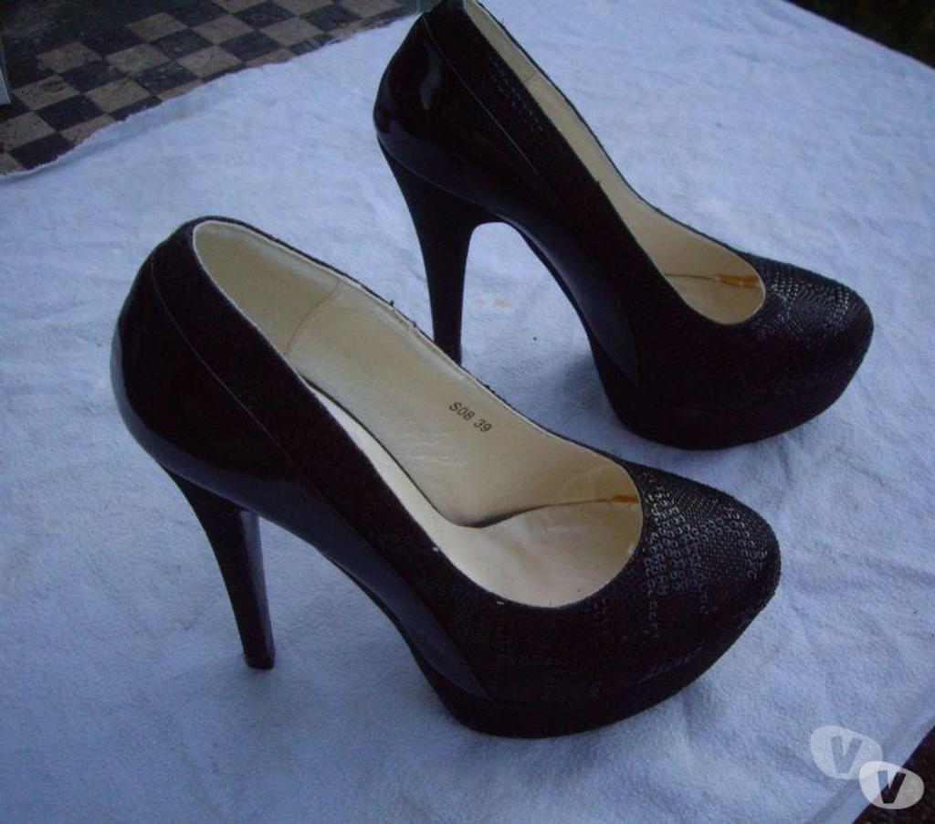 Chaussures Bas-Rhin Bouxwiller - 67330 - Photos Vivastreet Escarpins Noir Brillant pt 39 talons 14 cm-neufs