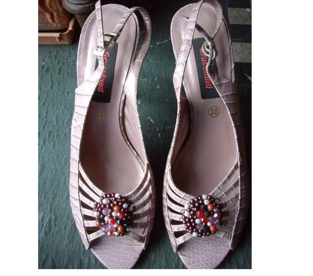Chaussures Bas-Rhin Bouxwiller - 67330 - Photos Vivastreet Sandales Vieux Rose talons 10 cm pointure 38